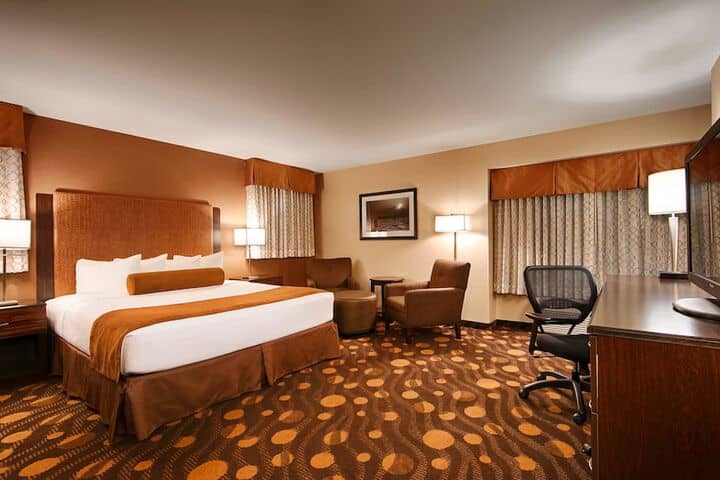 Room 7 of 33