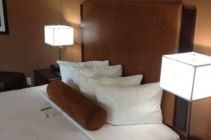 Room 4 of 33