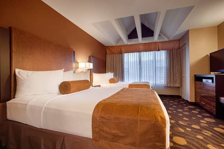Room 16 of 33