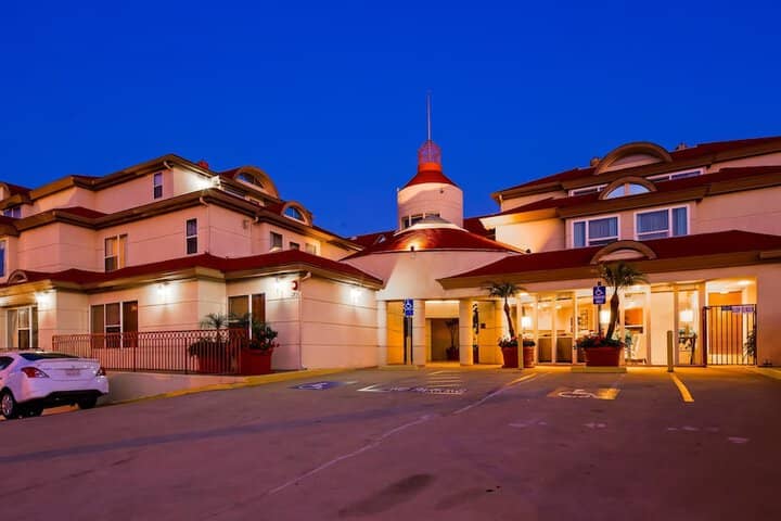Hotel 33 of 33