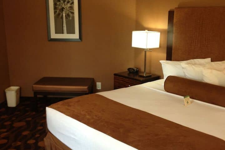 Room 5 of 33